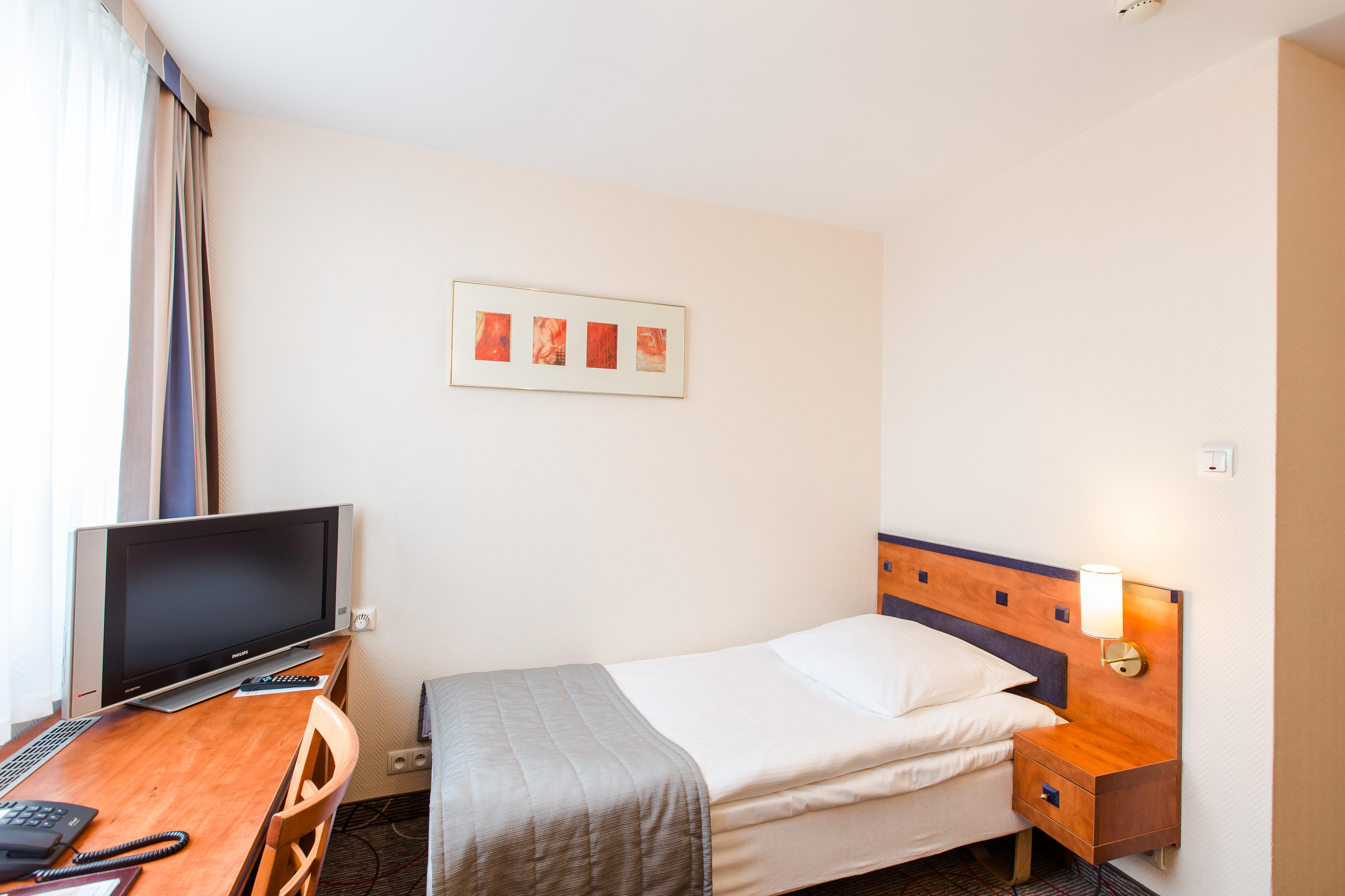 Qubus Hotel Glogow מראה חיצוני תמונה