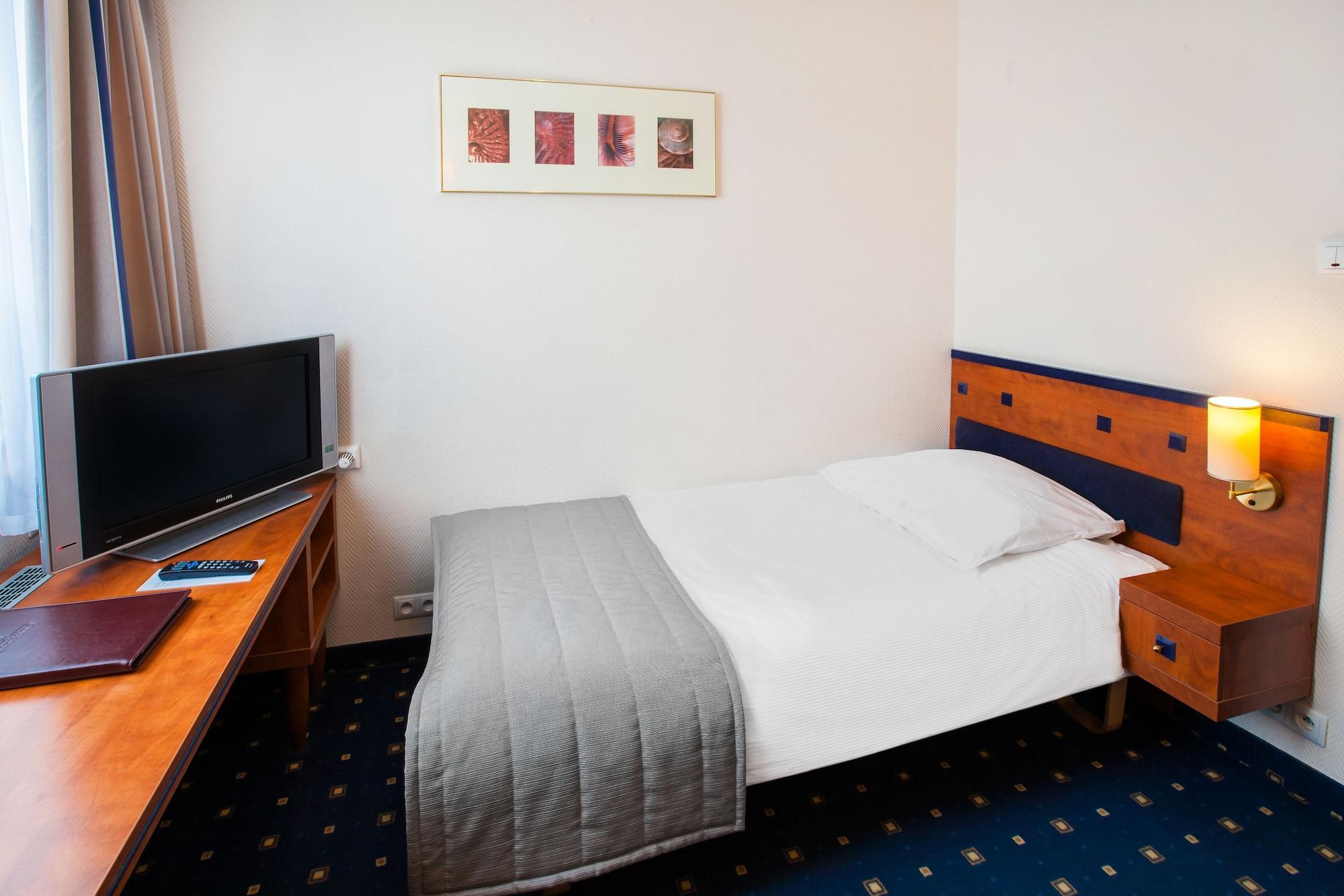Qubus Hotel Glogow מראה חיצוני תמונה
