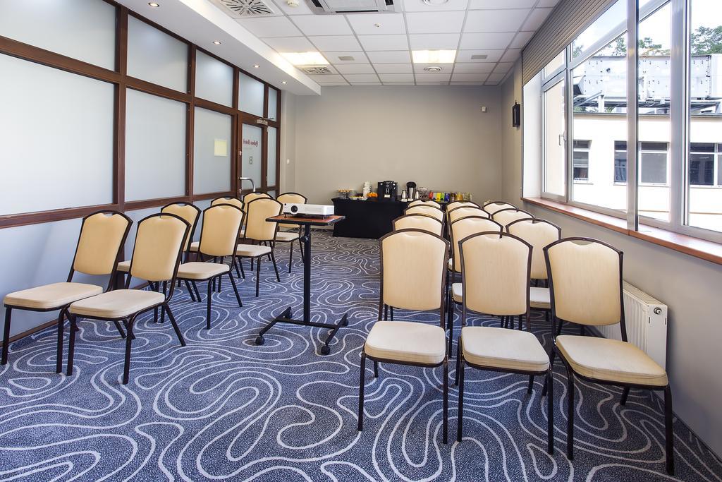 Qubus Hotel Glogow מראה חיצוני תמונה