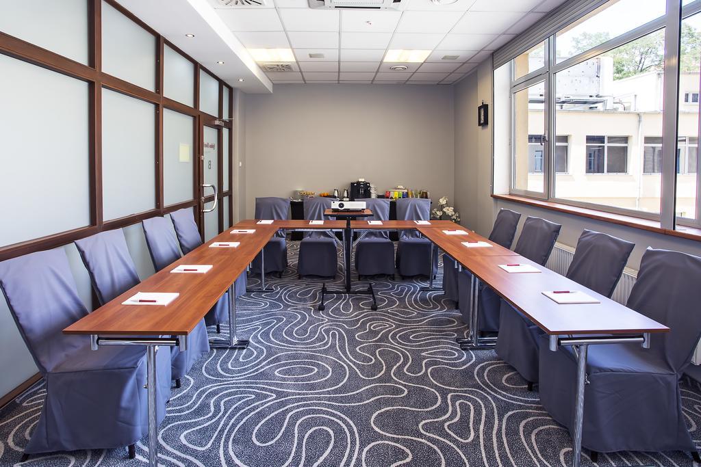 Qubus Hotel Glogow מראה חיצוני תמונה